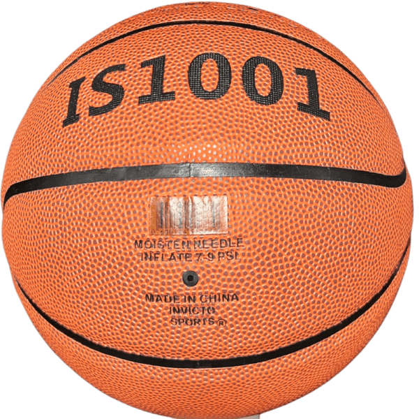 Invicto Basketball IS1001. Perfect for young basketball enthuiasts.